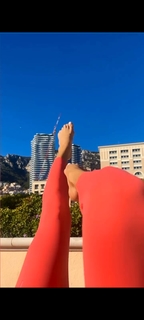 Victoria Silvstedt feet photo thumbnail