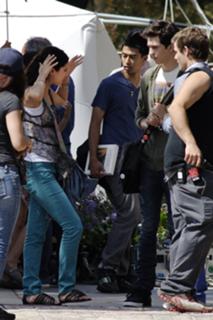 Selena Gomez feet photo thumbnail