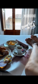 Veronica Maya feet photo thumbnail