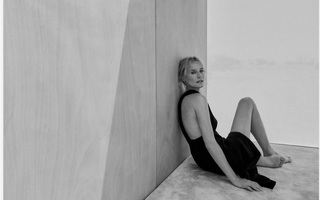 Diane Kruger feet photo thumbnail