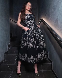 Haifa Wehbe feet photo thumbnail