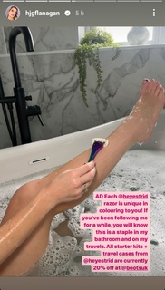 Helen Flanagan feet photo thumbnail
