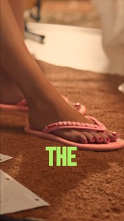 Shakira feet photo thumbnail