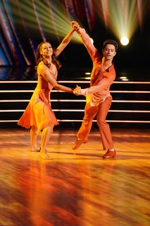 Alyson Hannigan feet photo thumbnail