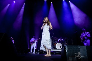 Joss Stone feet photo thumbnail