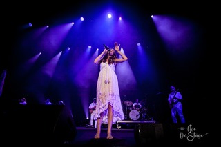 Joss Stone feet photo thumbnail