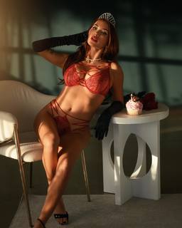 Arianny Celeste feet photo thumbnail