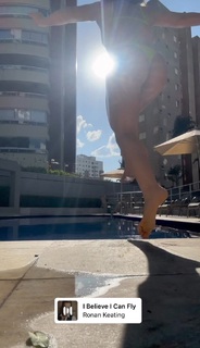 Kéfera Buchmann feet photo thumbnail