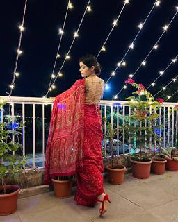 Poonam Yadav feet photo thumbnail