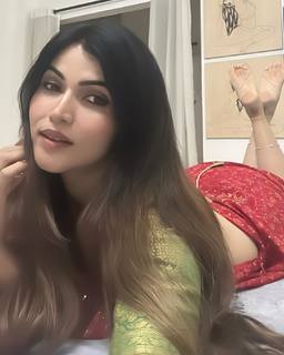 Poonam Yadav feet photo thumbnail
