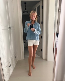 Gwyneth Paltrow feet photo thumbnail