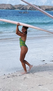 Julia Wieniawa-Narkiewicz feet photo thumbnail