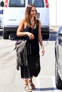 Jessica Alba feet photo thumbnail