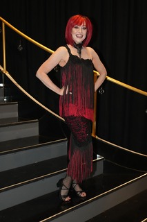 Alyson Hannigan feet photo thumbnail