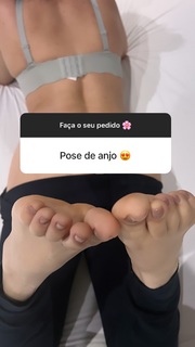 Isa Pes feet photo thumbnail