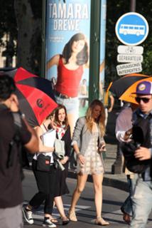 Leighton Meester feet photo thumbnail
