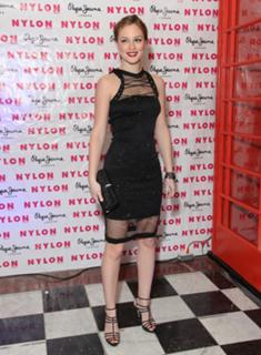 Leighton Meester feet photo thumbnail