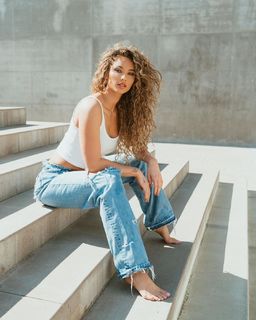 Lauren R. Wood feet photo thumbnail