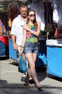 Leighton Meester feet photo thumbnail
