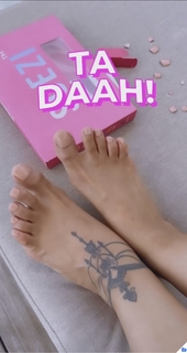 Sonakshi Sinha feet photo thumbnail