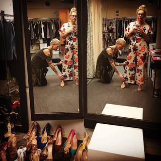Jennie Garth feet photo thumbnail