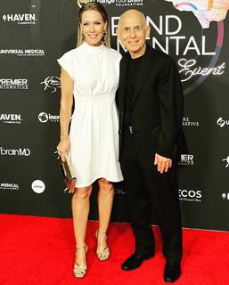 Jennie Garth feet photo thumbnail