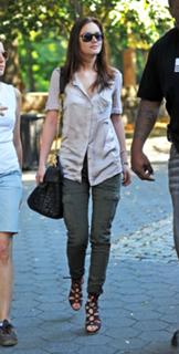 Leighton Meester feet photo thumbnail