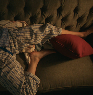 Brie Larson feet photo thumbnail