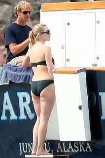 Kate Winslet feet photo thumbnail