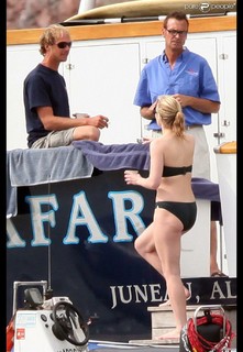 Kate Winslet feet photo thumbnail