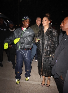 Rihanna feet photo thumbnail