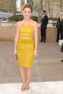 Leighton Meester feet photo thumbnail