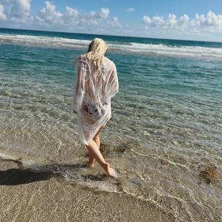 Jennie Garth feet photo thumbnail