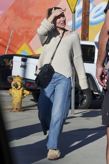 Kristen Bell feet photo thumbnail