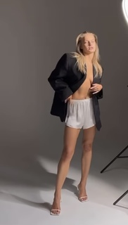 Karolina Pisarek feet photo thumbnail