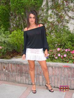 Dulce María feet photo thumbnail