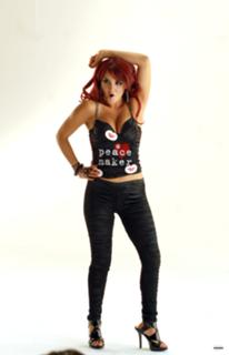 Dulce María feet photo thumbnail