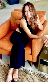 Brooke Burke feet photo thumbnail