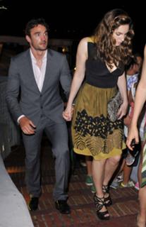 Kelly Brook feet photo thumbnail