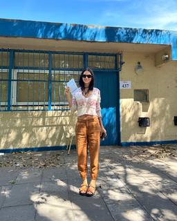 Zaira Nara feet photo thumbnail