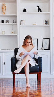 Carla Diaz feet photo thumbnail