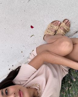 Jessica Gomes feet photo thumbnail
