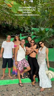 Alessandra Ambrosio feet photo thumbnail