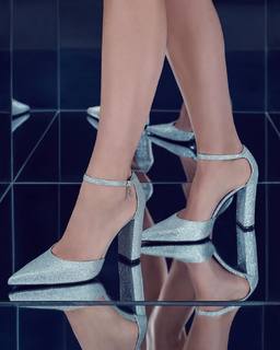 Mary Synatsaki feet photo thumbnail