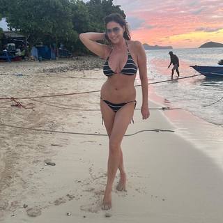Lisa Snowdon feet photo thumbnail