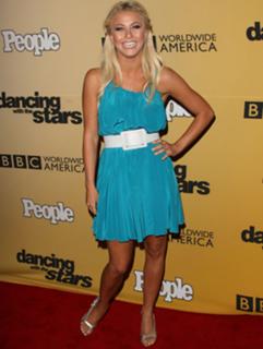 Julianne Hough feet photo thumbnail