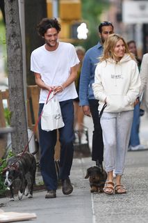 Sienna Miller feet photo thumbnail