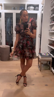 Tia Mowry feet photo thumbnail