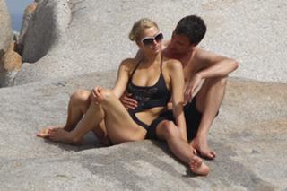 Paris Hilton feet photo thumbnail