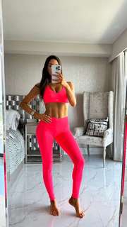 Jen Selter feet photo thumbnail